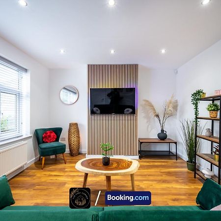 Apartament Cosy 3-Bed House, Garden & Free Parking In Stretford Manchester Zewnętrze zdjęcie