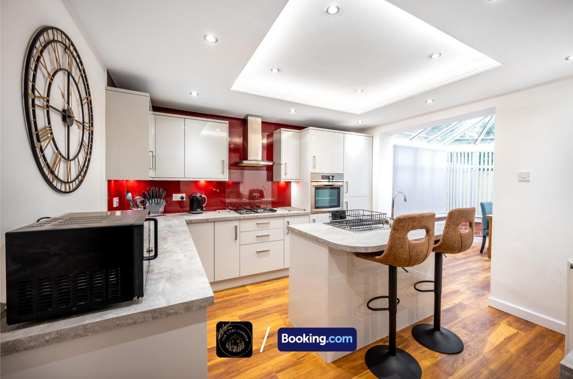 Apartament Cosy 3-Bed House, Garden & Free Parking In Stretford Manchester Zewnętrze zdjęcie