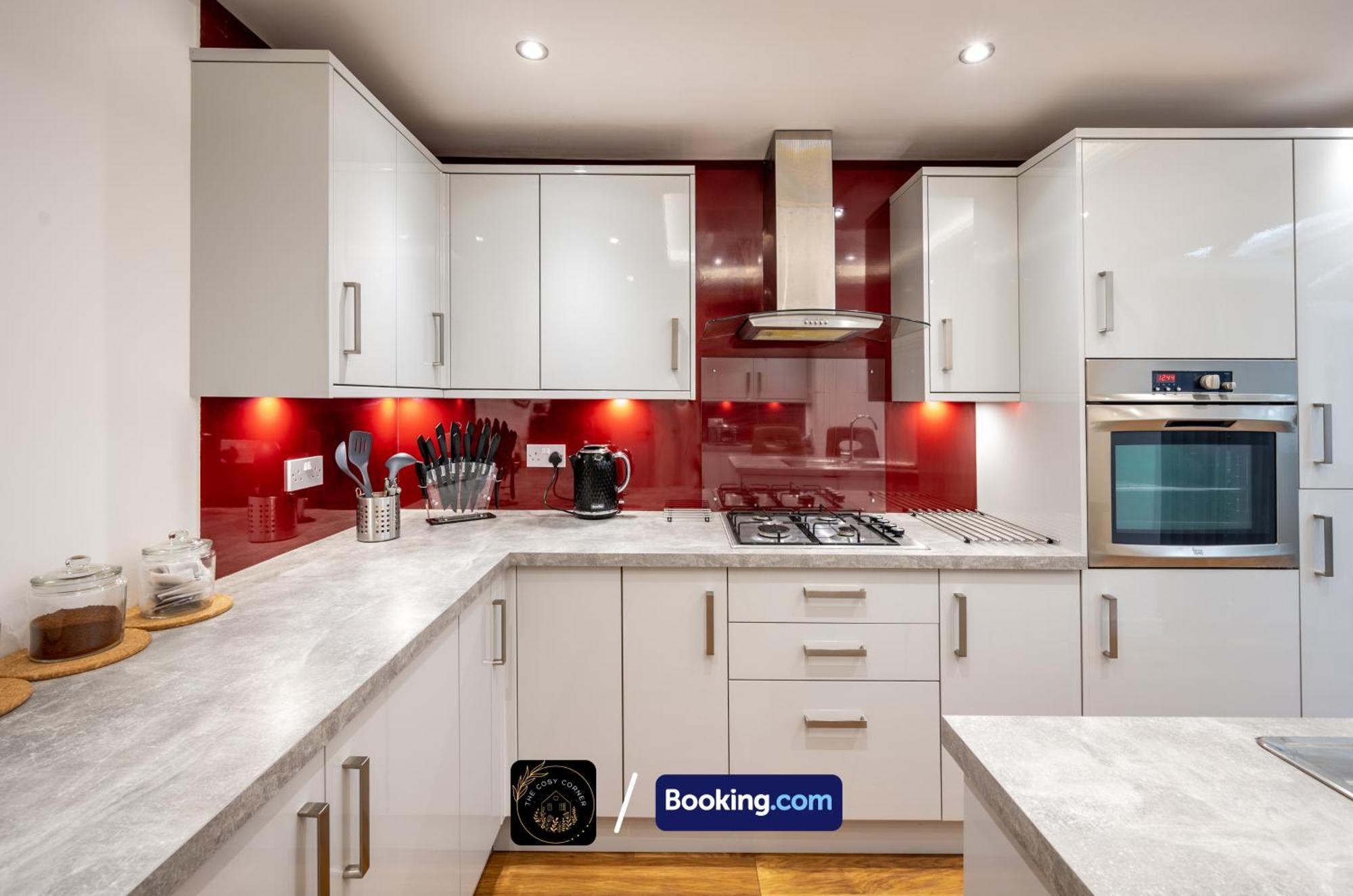 Apartament Cosy 3-Bed House, Garden & Free Parking In Stretford Manchester Zewnętrze zdjęcie
