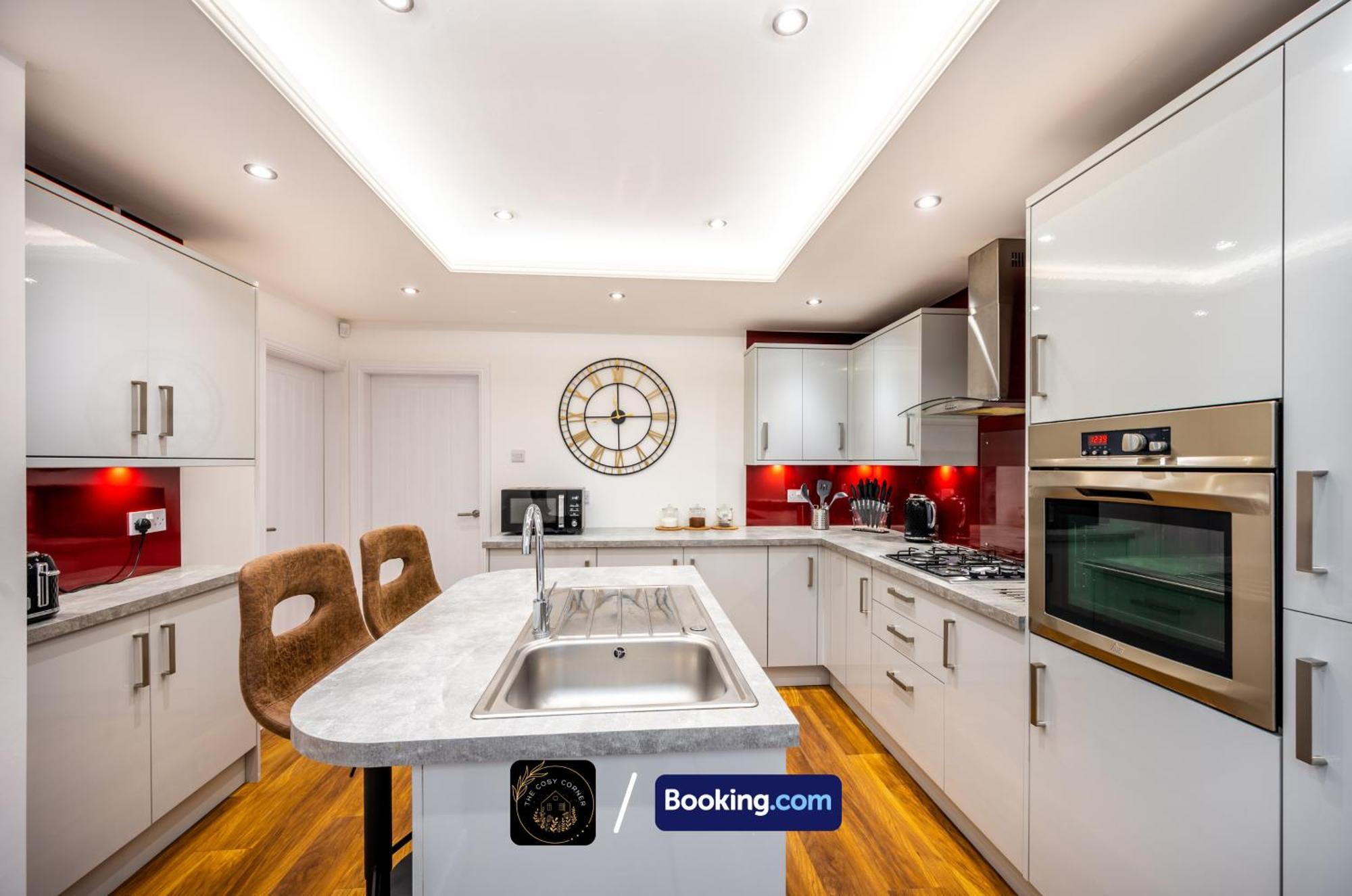 Apartament Cosy 3-Bed House, Garden & Free Parking In Stretford Manchester Zewnętrze zdjęcie
