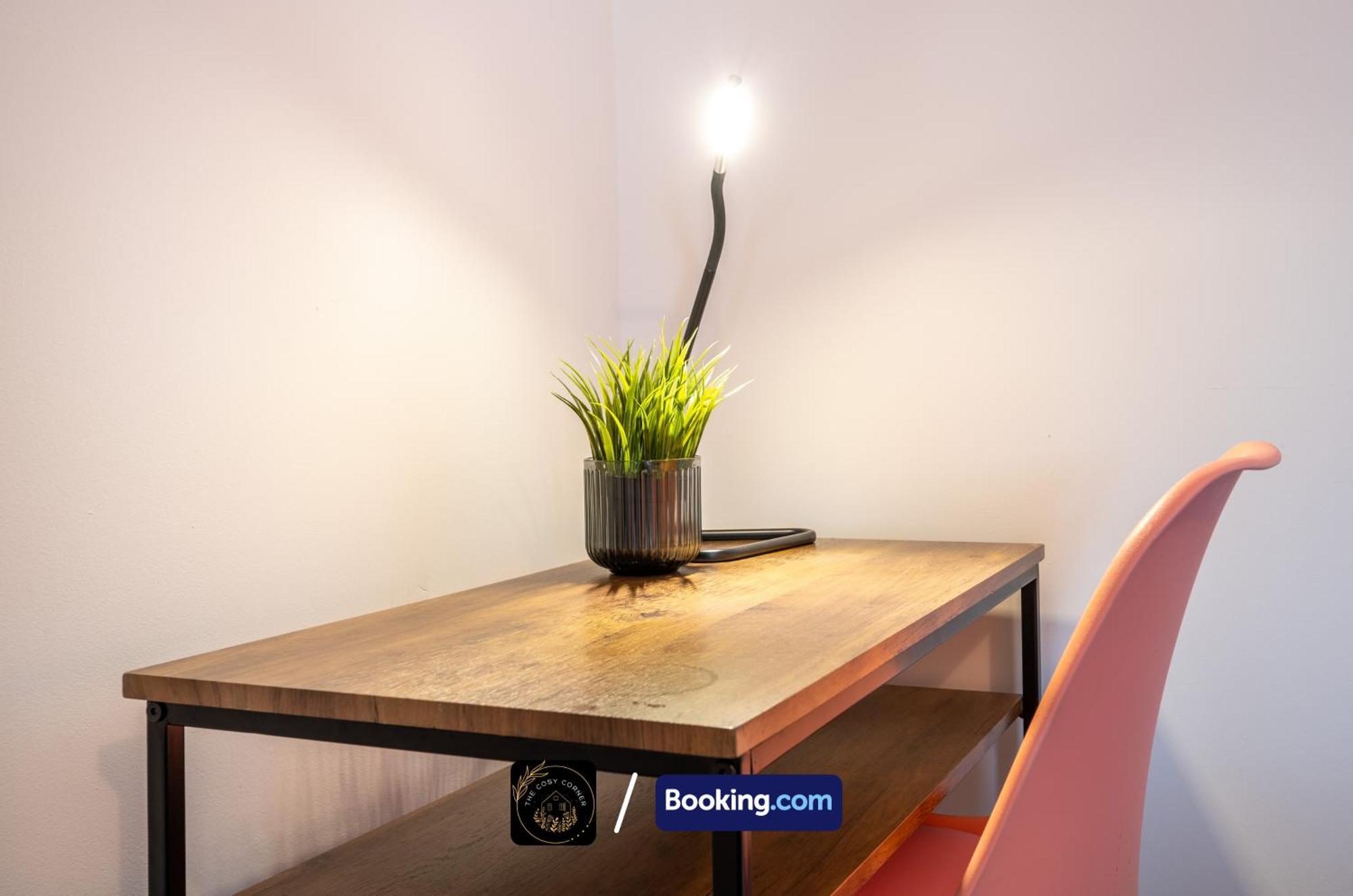 Apartament Cosy 3-Bed House, Garden & Free Parking In Stretford Manchester Zewnętrze zdjęcie