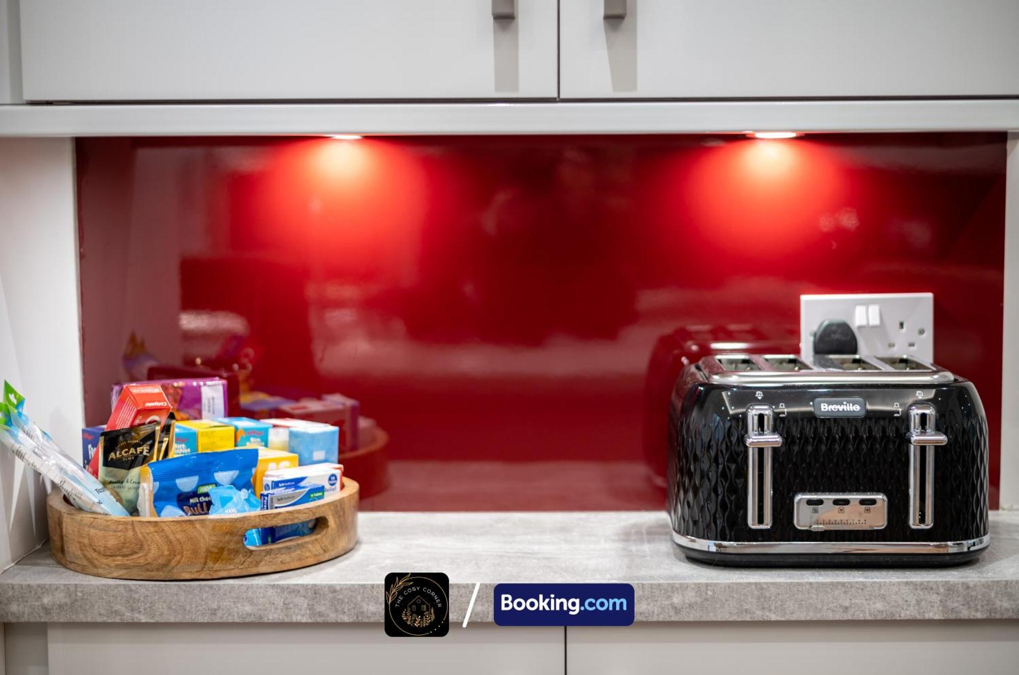 Apartament Cosy 3-Bed House, Garden & Free Parking In Stretford Manchester Zewnętrze zdjęcie