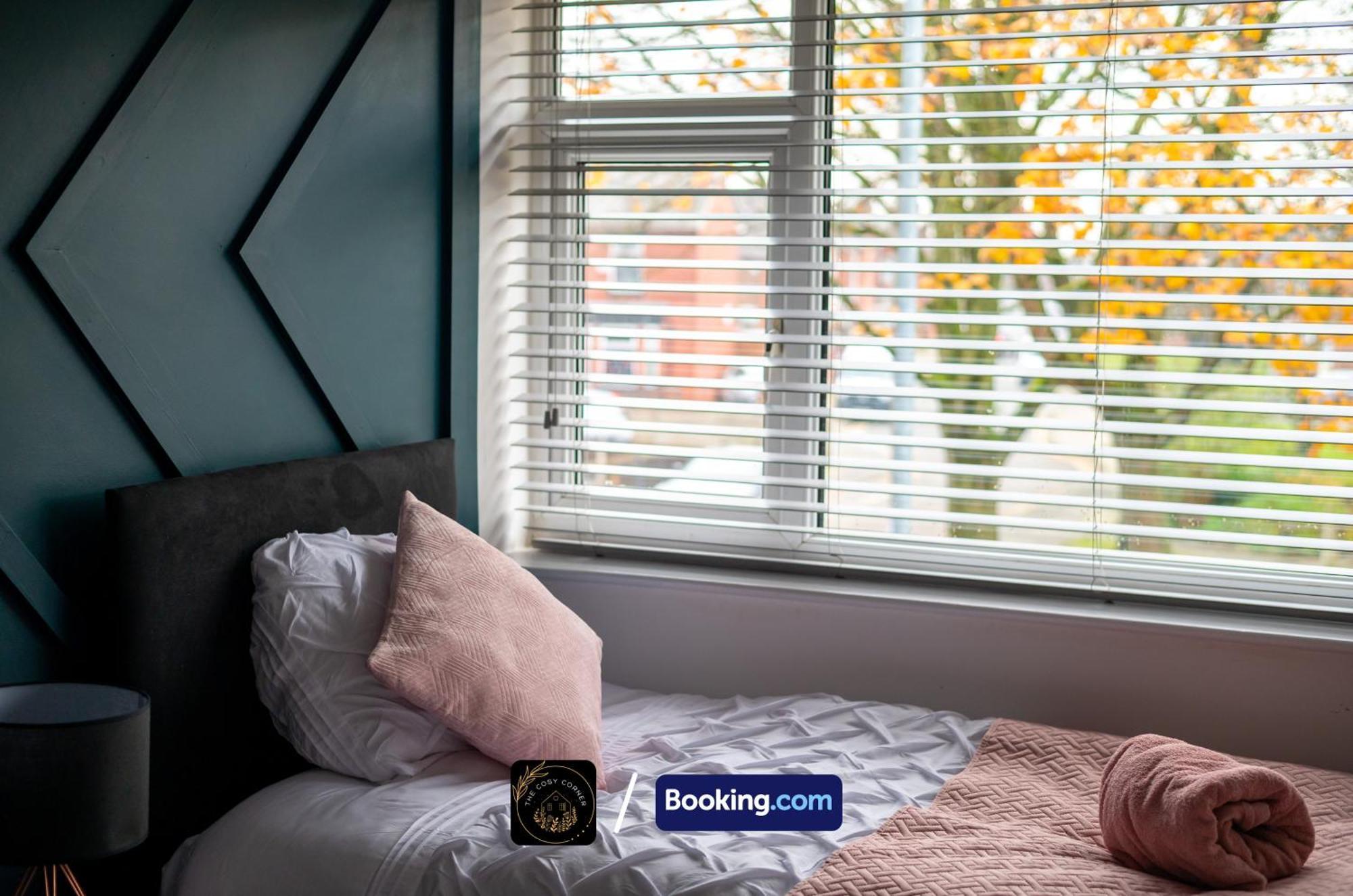 Apartament Cosy 3-Bed House, Garden & Free Parking In Stretford Manchester Zewnętrze zdjęcie