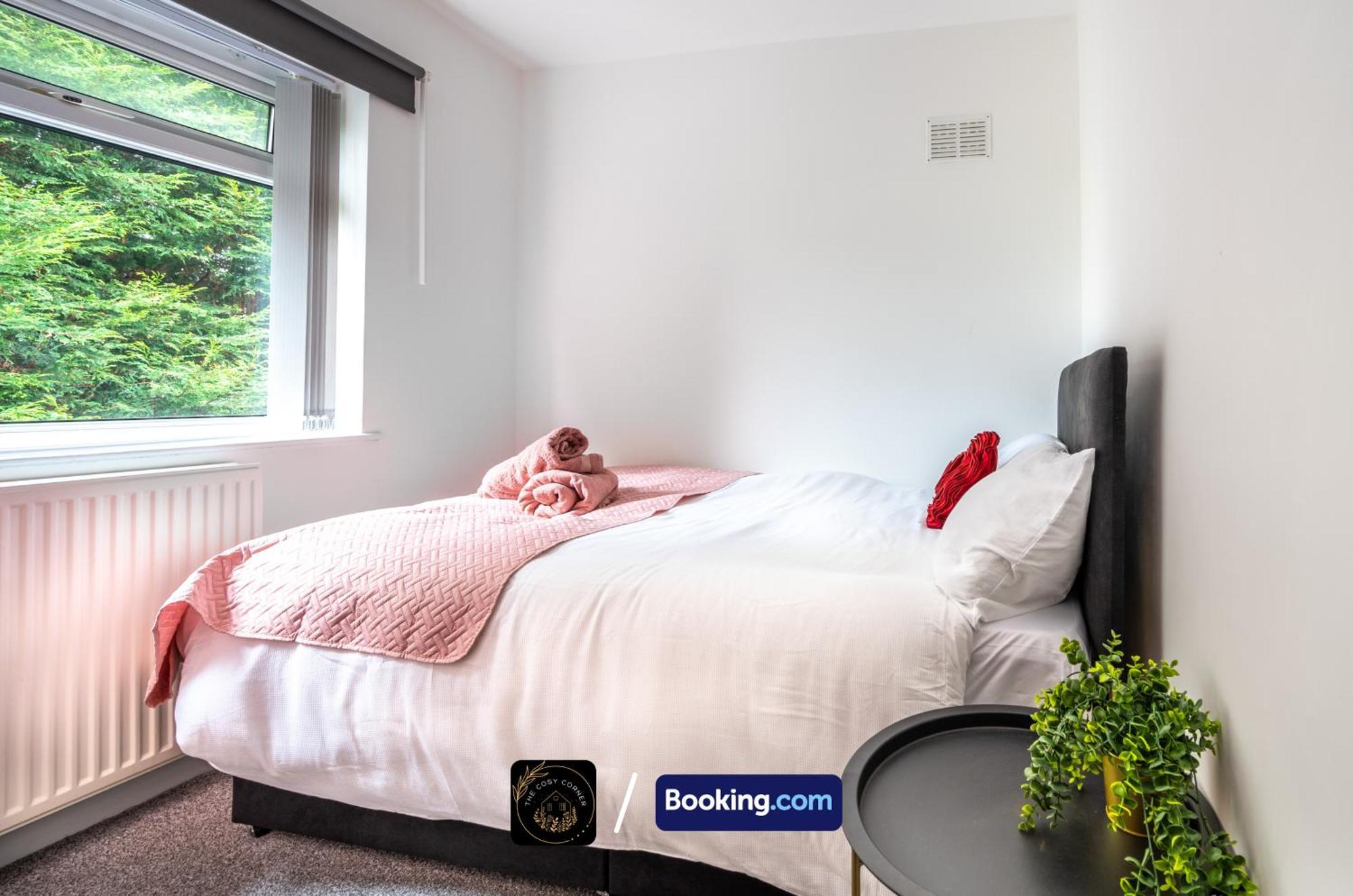 Apartament Cosy 3-Bed House, Garden & Free Parking In Stretford Manchester Zewnętrze zdjęcie
