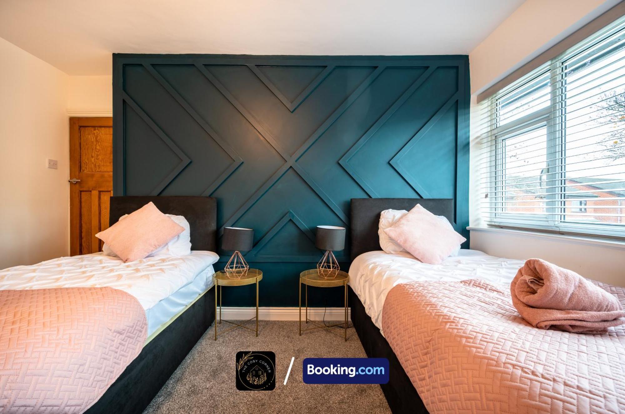 Apartament Cosy 3-Bed House, Garden & Free Parking In Stretford Manchester Zewnętrze zdjęcie